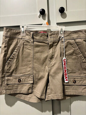 Unionbay Cargo Shorts Size 15 in Brown